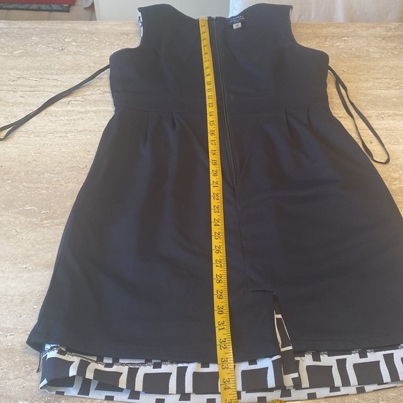 NWOT Tahari Black&White Dress, see measurements in photos below - Picture 8 of 10